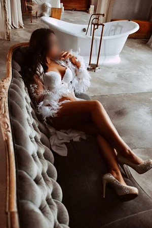 Брюнетки, Вероника Новенькая - фото и отзывы